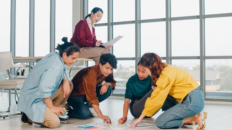 Everybody plays a part 6. Portcities Unlocking Success: 7 B2B Social Media Marketing Best Practices - Everybody plays a part